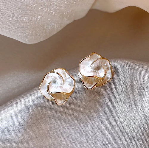 Pearl Flower Earrings with S925 Silver Pins (One Pair)